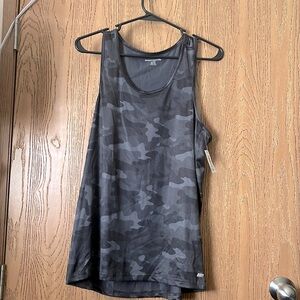 Amazon Essentials Women's Tech Stretch Racerback Tank